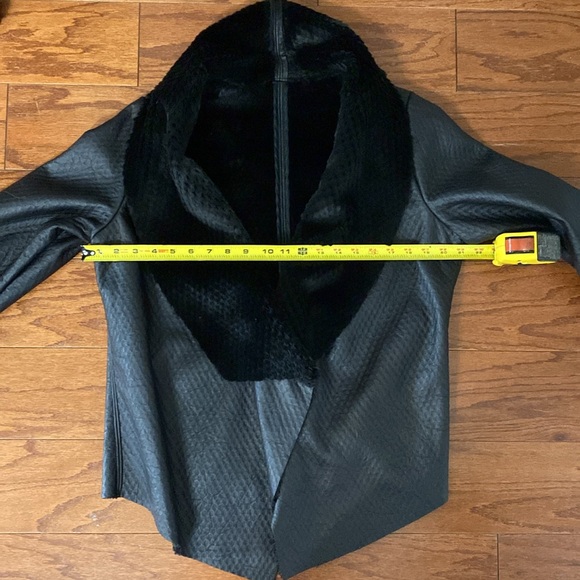 Reversible black faux leather/fur oversized coat -Size Large - Picture 13 of 15